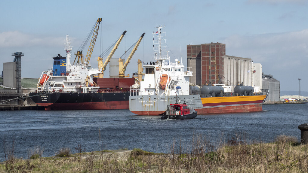 The 'Star Curacao' at Belfast © Rossographer cc-by-sa/2.0 :: Geograph ...