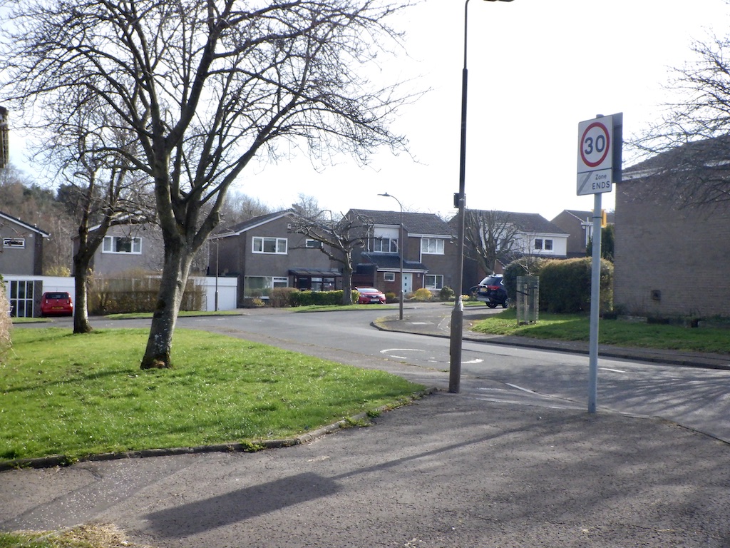 Malleny Avenue, Balerno © Richard Webb :: Geograph Britain and Ireland