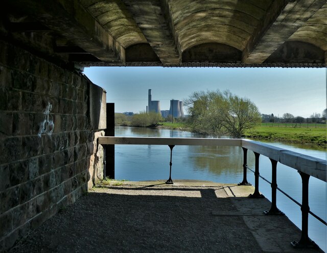 Under the railway bridge at Sawley Locks © Neil Theasby :: Geograph ...