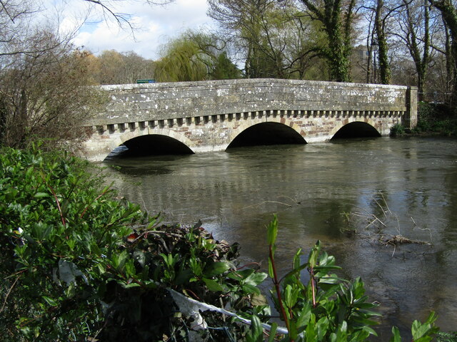 Ringwood - Avon Bridge © Colin Smith :: Geograph Britain and Ireland