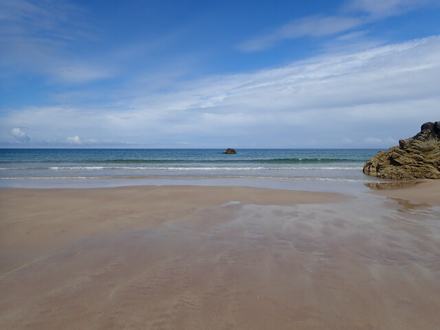 Rocky outcrop just beyond low tide mark © Eirian Evans cc-by-sa/2.0 ...