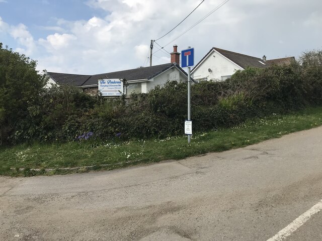 no-through-road-sign-paul-barnett-geograph-britain-and-ireland