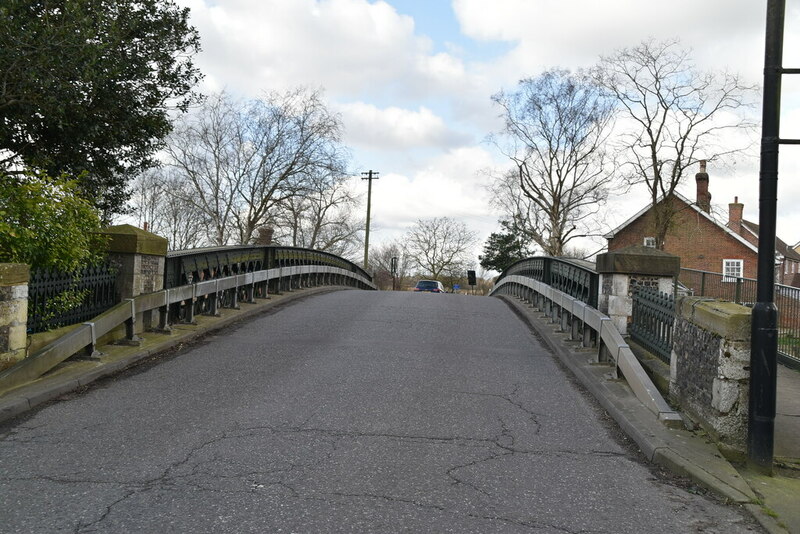 Beccles Bridge © N Chadwick ccbysa/2.0 Geograph Britain and Ireland