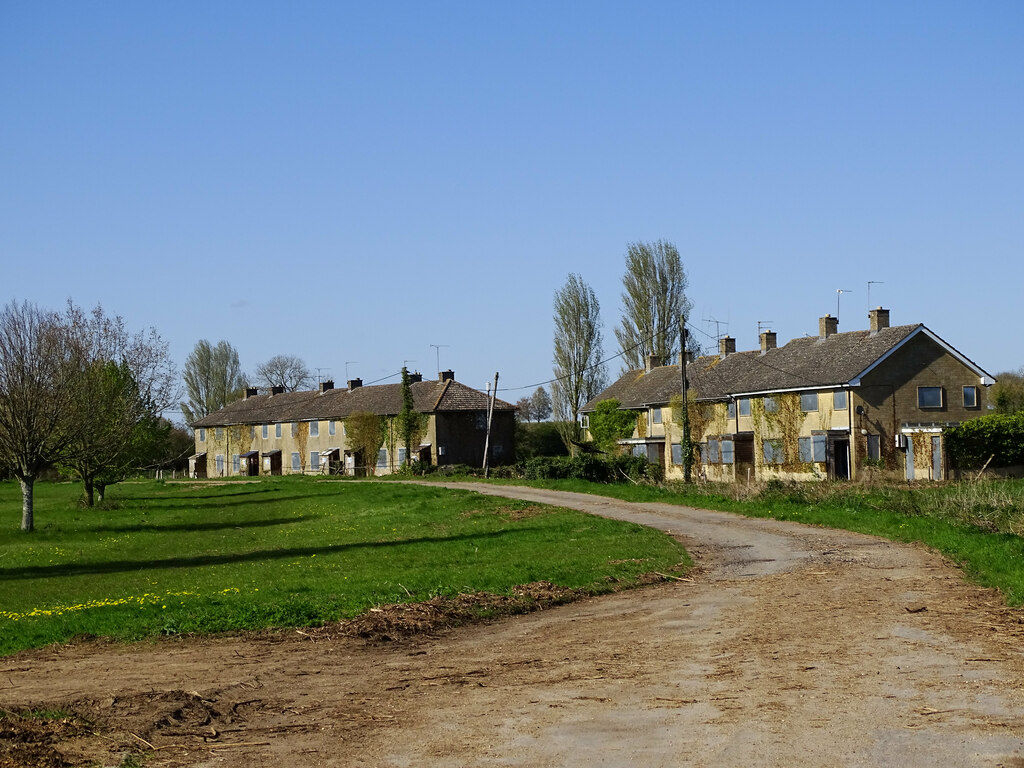 derelict-houses-cotswold-community-brian-robert-marshall-cc-by