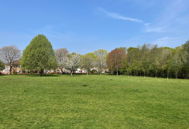 Heath Park © Fernweh cc-by-sa/2.0 :: Geograph Britain and Ireland