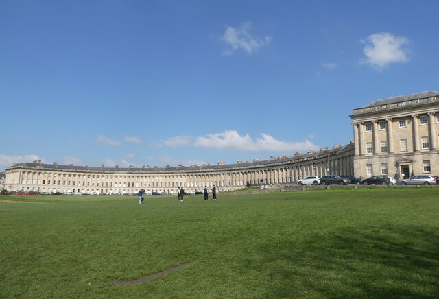 royal-crescent-bath-pam-fray-cc-by-sa-2-0-geograph-britain-and