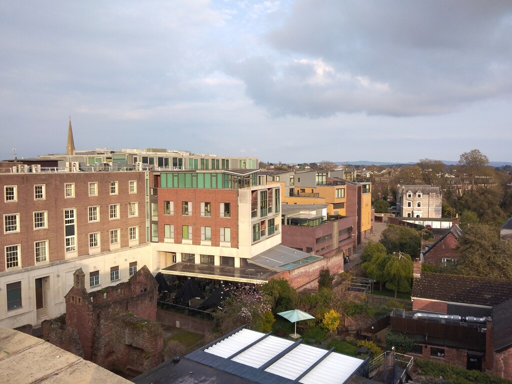 the-rear-of-the-buildings-in-bedford-david-smith-cc-by-sa-2-0