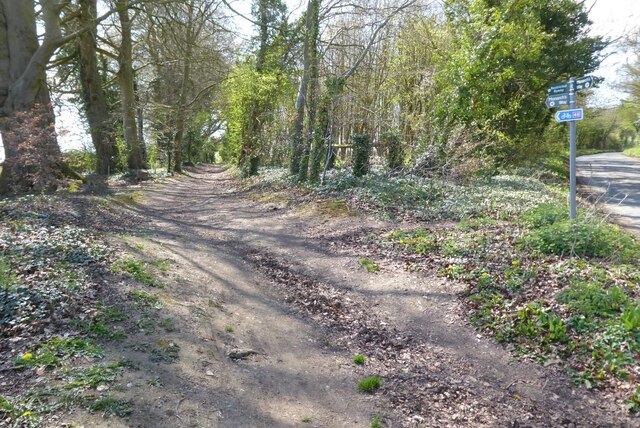 The Monarch's Way © Philip Halling :: Geograph Britain and Ireland