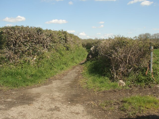 The Start Of A Route With Public Access © Eswales Cc-by-sa 2.0 