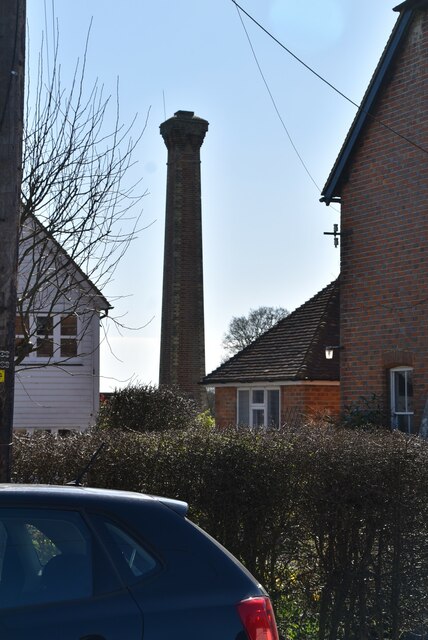 Chimney, Street Farm © N Chadwick cc-by-sa/2.0 :: Geograph Britain and ...