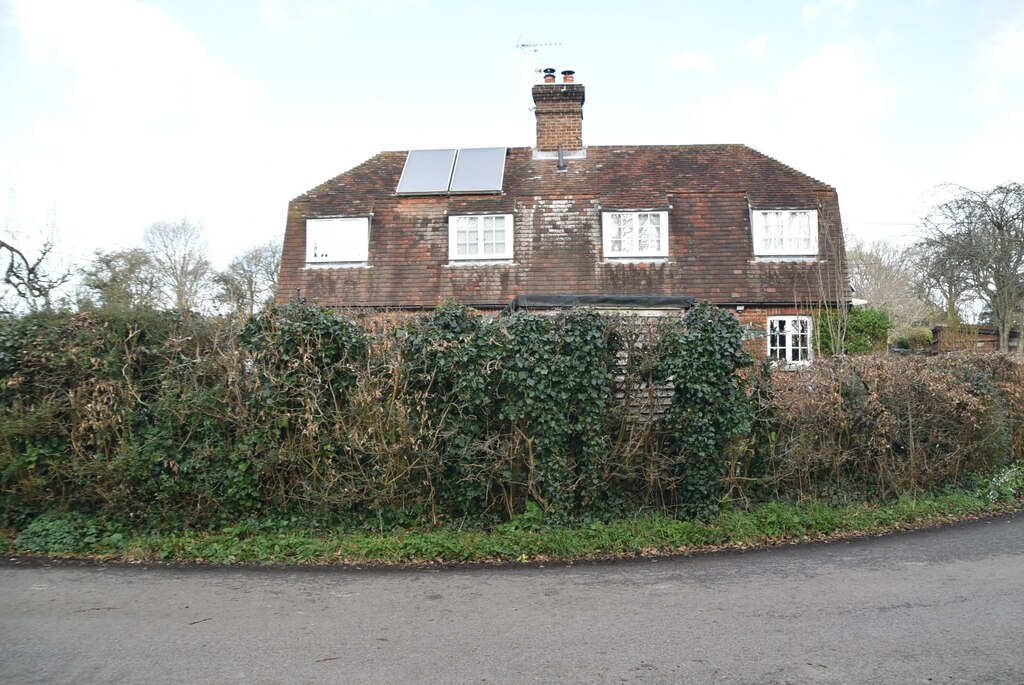 old-place-n-chadwick-cc-by-sa-2-0-geograph-britain-and-ireland