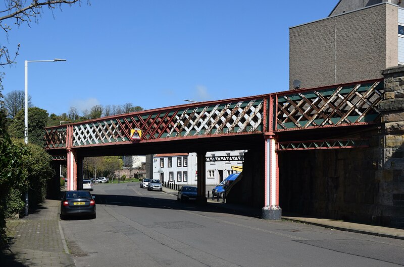 Burntisland viaduct © Bill Harrison cc-by-sa/2.0 :: Geograph Britain ...