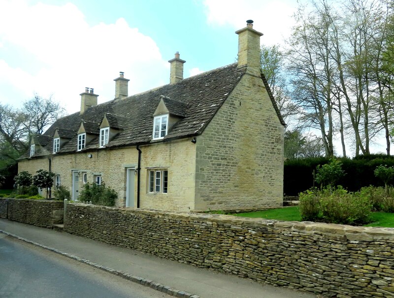 Stone cottages in Barnsley © Steve Daniels cc-by-sa/2.0 :: Geograph ...