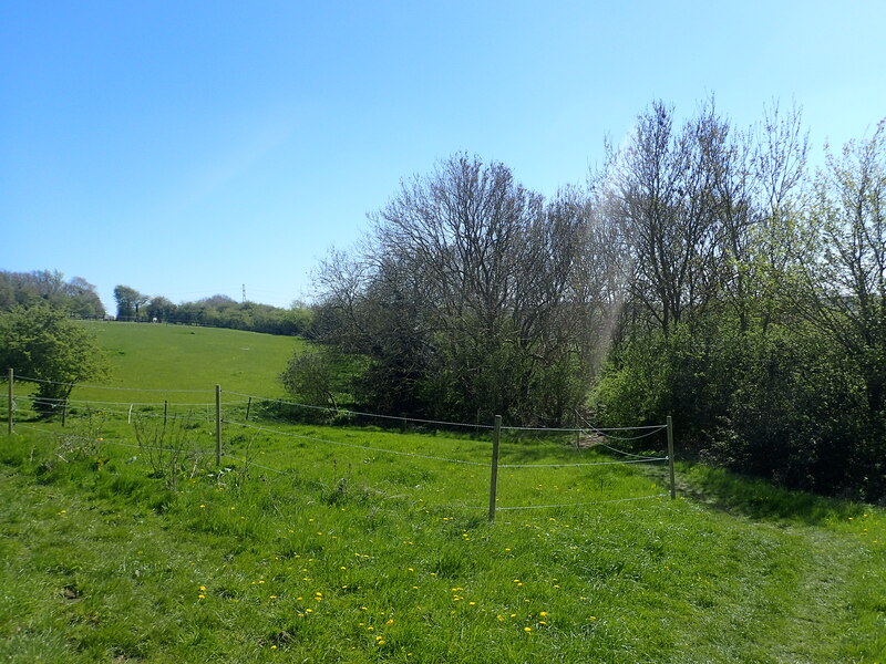 Footpath to an old mineral railway © Marathon cc-by-sa/2.0 :: Geograph ...