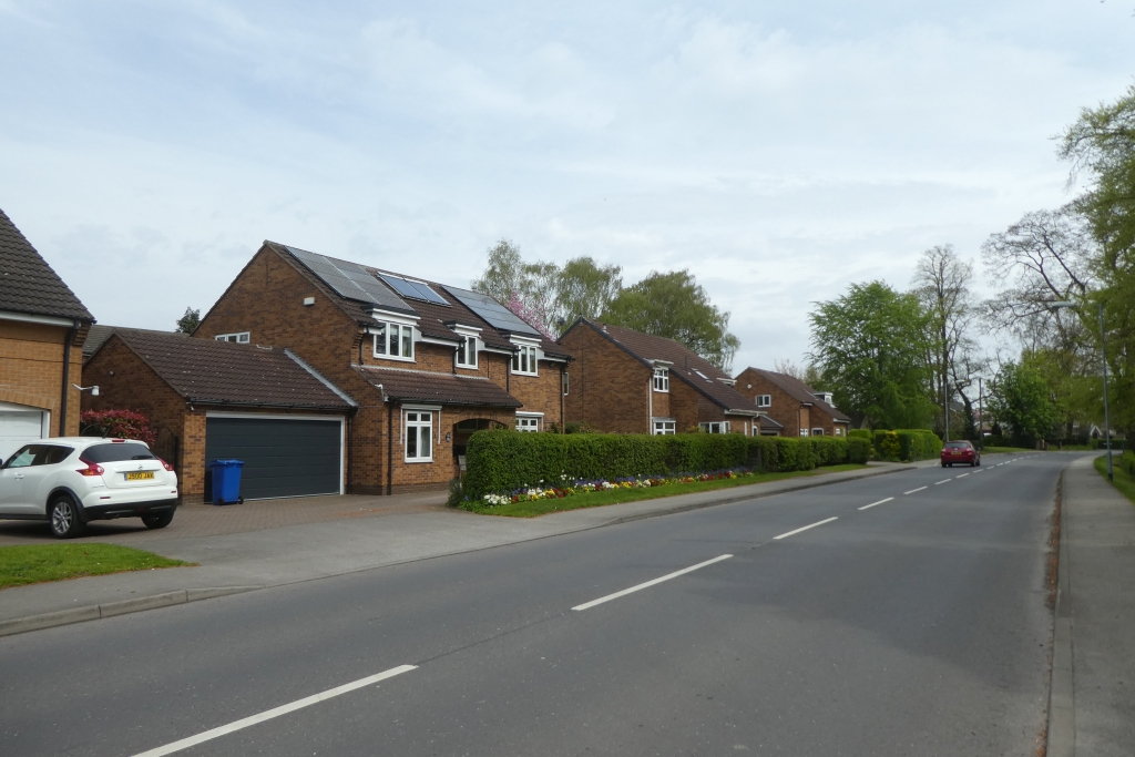 Melton Road from Roxton Hall Drive © DS Pugh :: Geograph Britain and ...