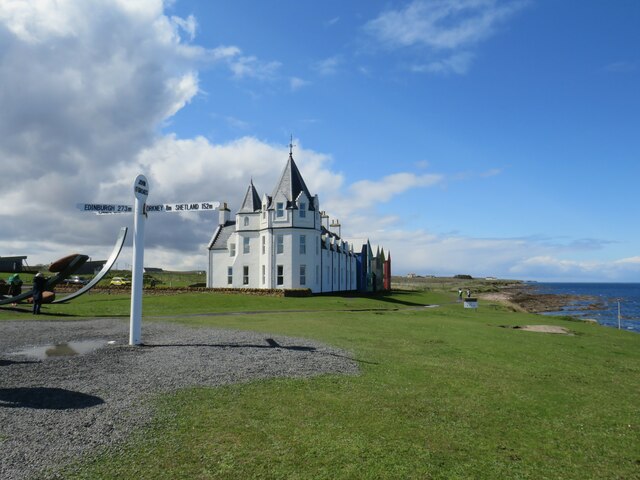 Signpost at John o' Groats © Malc McDonald :: Geograph Britain and Ireland