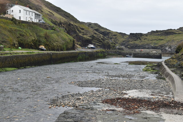 Boscastle Harbour, from the Youth Hostel