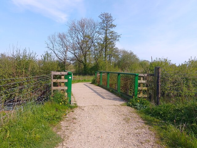 Bridge over River Kennet at Speen Moor © Oscar Taylor :: Geograph ...