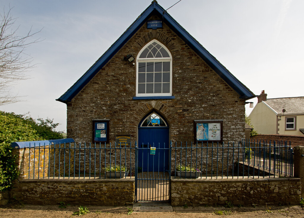 Abbotsham Baptist chapel © Roger A Smith cc-by-sa/2.0 :: Geograph ...