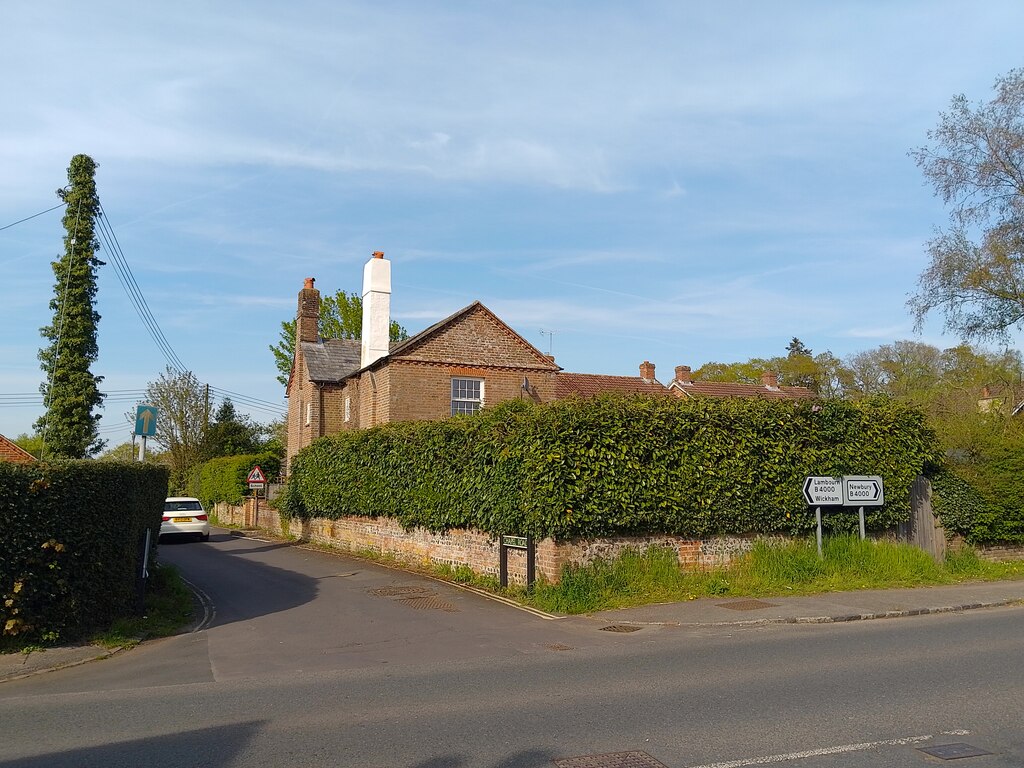 house-on-chapel-road-stockcross-oscar-taylor-cc-by-sa-2-0