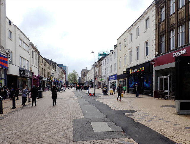 new-street-huddersfield-habiloid-geograph-britain-and-ireland