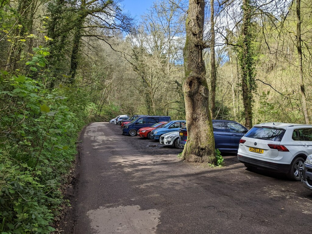 car-parking-near-fingle-bridge-rob-purvis-cc-by-sa-2-0-geograph