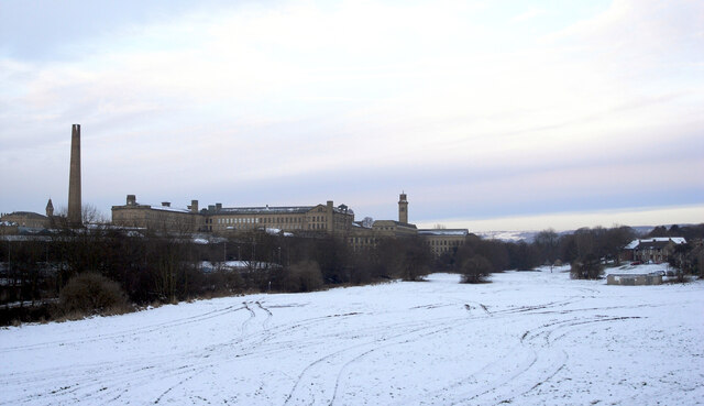 looking-across-the-snow-covered-meadows-habiloid-geograph