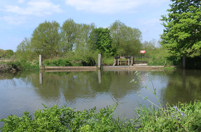 Bowers Weir, River Wey © Des Blenkinsopp :: Geograph Britain and Ireland