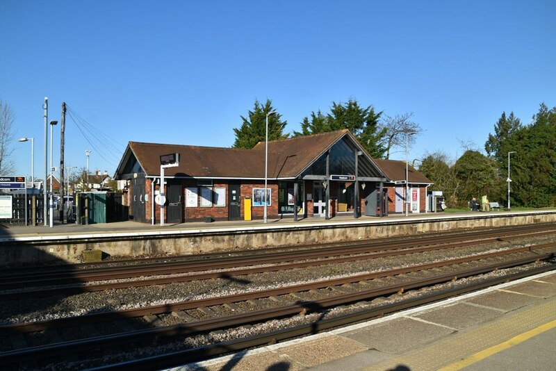 Headcorn Station © N Chadwick cc-by-sa/2.0 :: Geograph Britain and Ireland