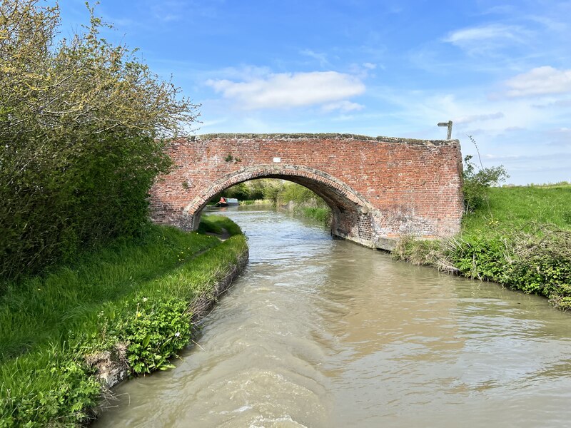 Bridge Over The Oxford Canal Andrew Abbott Cc By Sa 2 0 Geograph   7479336 2f925773 800x800 