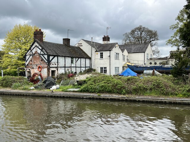 Houses at Grendon Dry Dock