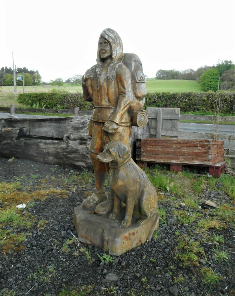 wooden-sculpture-richard-sutcliffe-cc-by-sa-2-0-geograph-britain