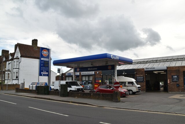 filling-station-n-chadwick-geograph-britain-and-ireland