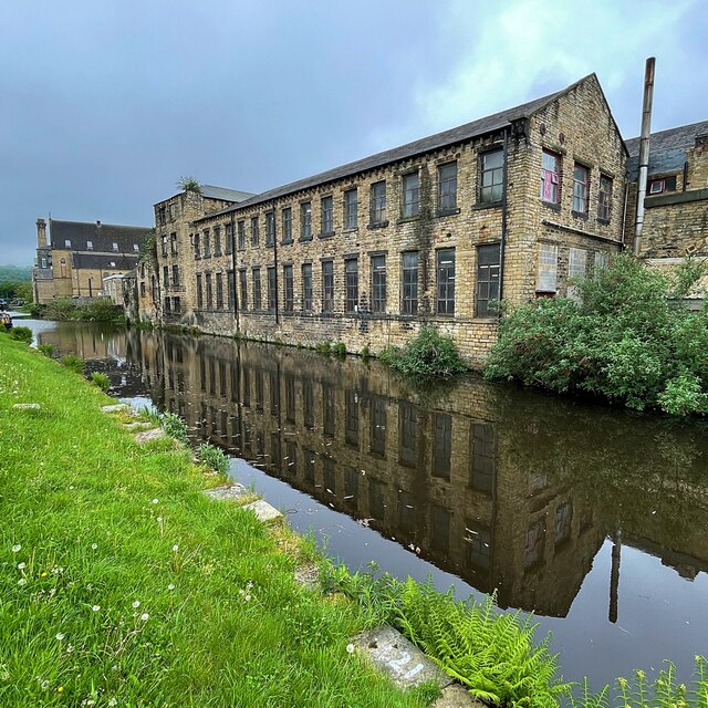 Former mill building beside the Huddersfield Broad Canal