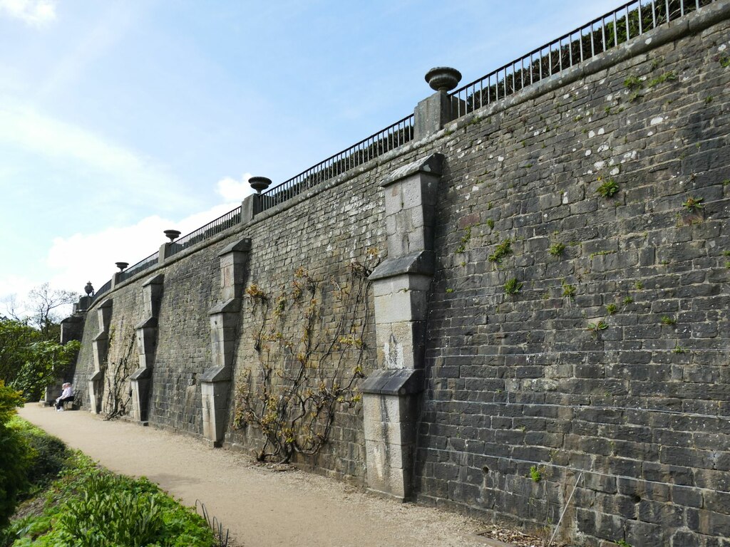 terrace-wall-at-lyme-hall-stephen-craven-cc-by-sa-2-0-geograph