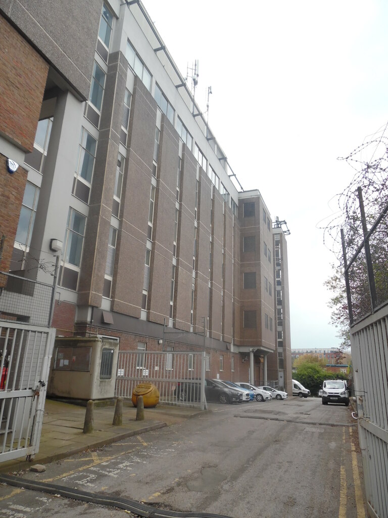 romford-telephone-exchange-1-david-hillas-cc-by-sa-2-0-geograph