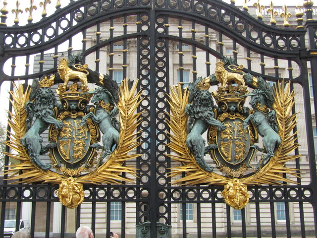 Buckingham Palace - Coats of Arms © Colin Smith :: Geograph Britain and ...