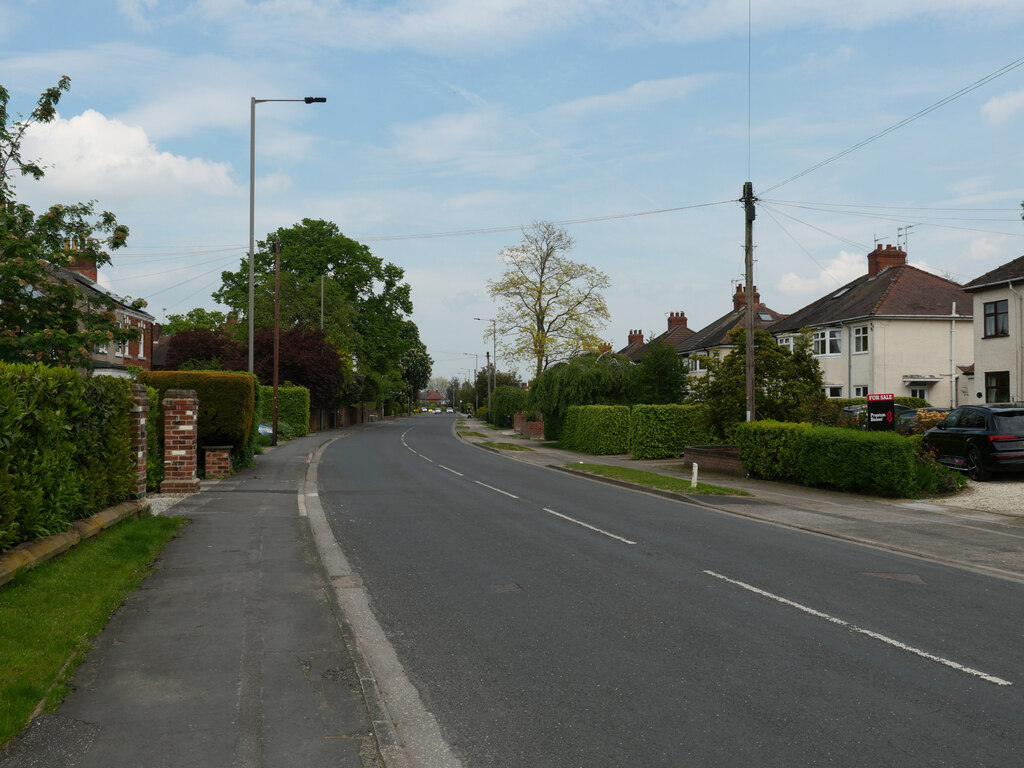 Leeds Road (A1238), Selby © habiloid cc-by-sa/2.0 :: Geograph Britain ...