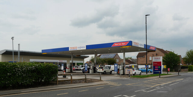 Petrol Station, Doncaster Road (A19),... © habiloid cc-by-sa/2.0 ...