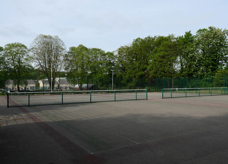 Tennis courts, Algernon Firth Park,... © habiloid cc-by-sa/2.0 ...