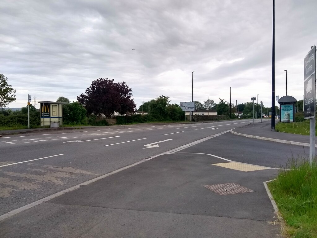 Bristol Road looking West © Sofia ccbysa/2.0 Geograph Britain and