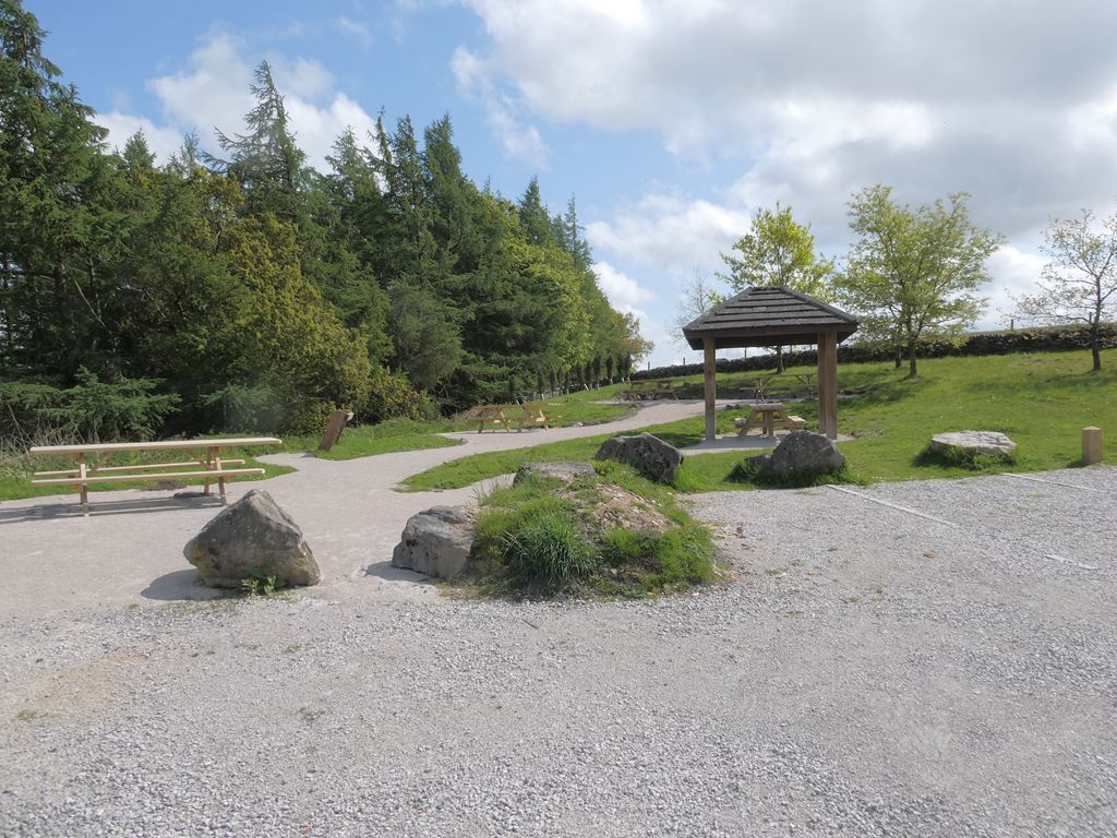 Car park at Thruscoss Reservoir Dam © Oliver Dixon cc-by-sa/2.0 ...