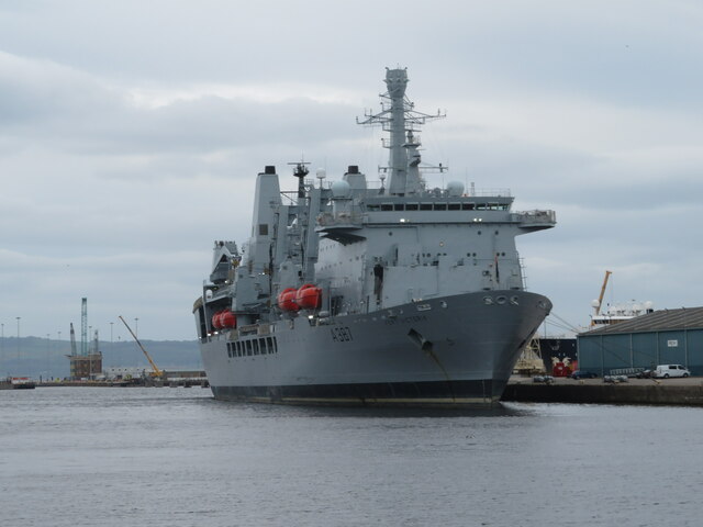 'RFA Fort Victoria' at Leith