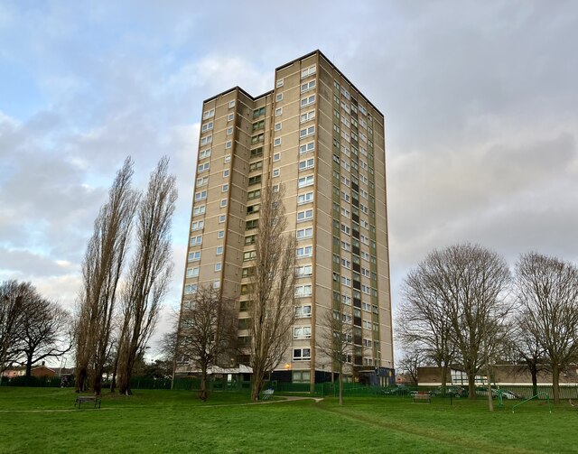 Harrow Court Stevenage © Andy Steele ccbysa/2.0 Geograph Britain