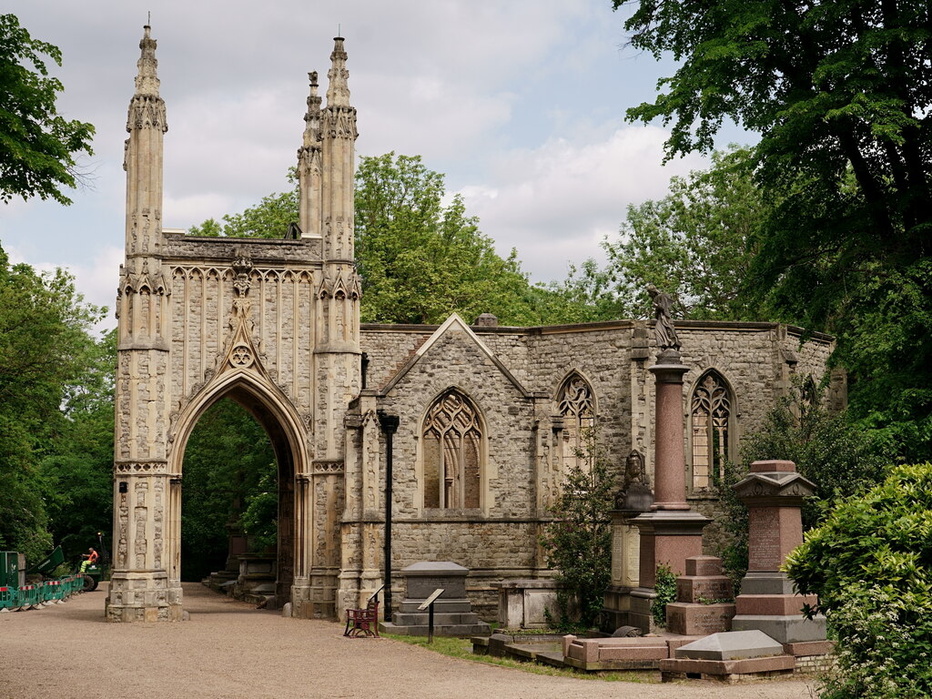 Nunhead Cemetery © Peter Trimming cc-by-sa/2.0 :: Geograph Britain and ...