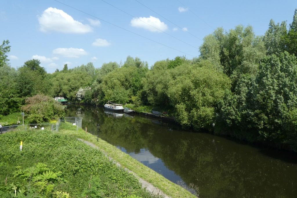 Canal from Skelton Grange Bridge © DS Pugh :: Geograph Britain and Ireland