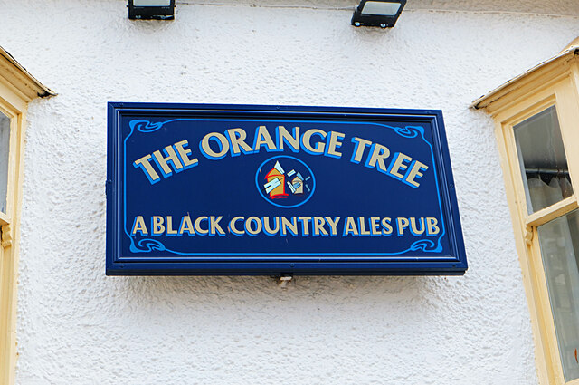 The Orange Tree (3) - sign on front wall, 16 King Street, Hereford