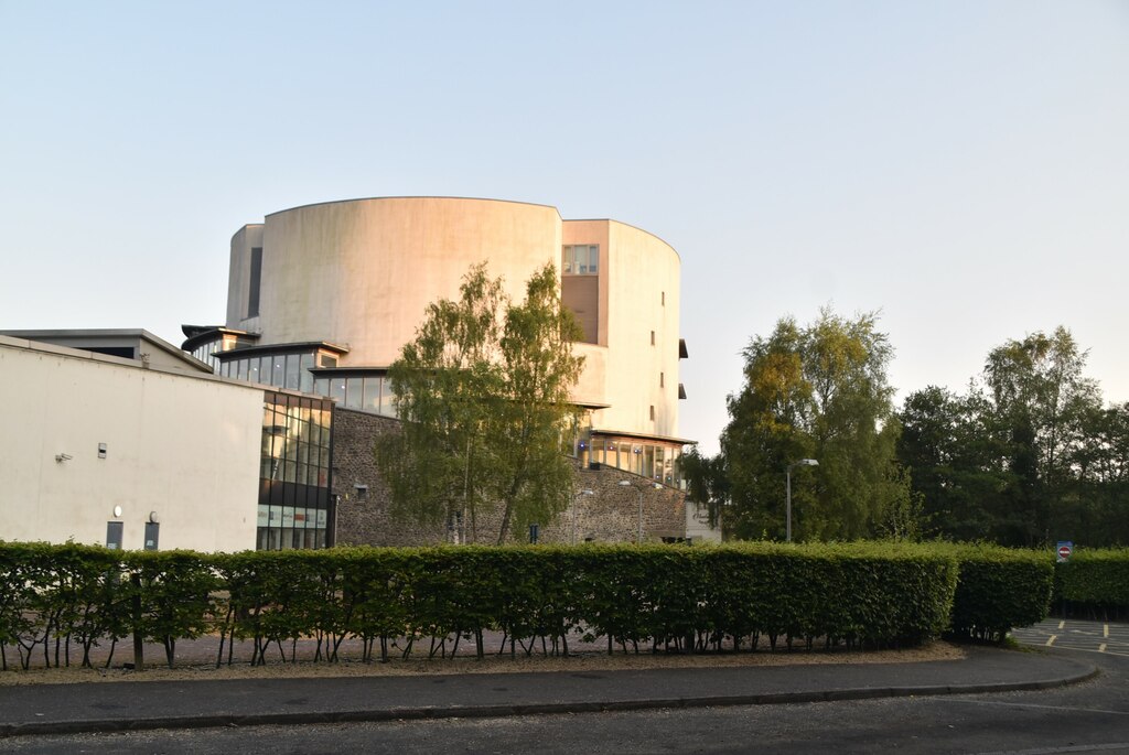 sea-life-centre-n-chadwick-cc-by-sa-2-0-geograph-britain-and-ireland