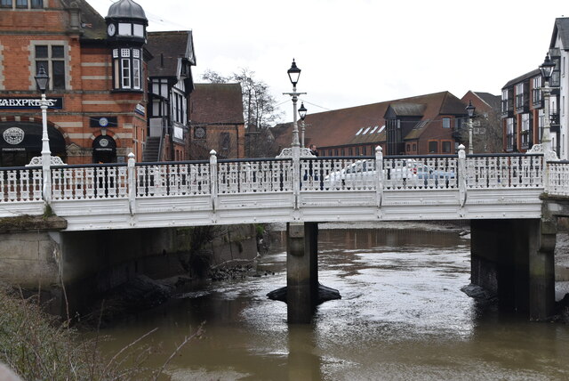 The Big Bridge © N Chadwick cc-by-sa/2.0 :: Geograph Britain and Ireland