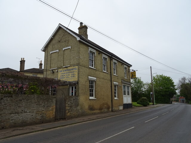 The Station Hotel © JThomas :: Geograph Britain And Ireland